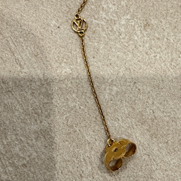 Louis Vuitton Petit Louis Earrings - Picture 8 of 11